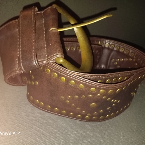 unknown Accessories - Vintage wide brown faux leather boho/hippie belt